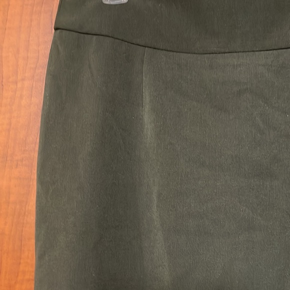 Skirt - Picture 2 of 9